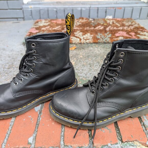 Dr Martens 1460 smooth leather lace up boots - Picture 2 of 5